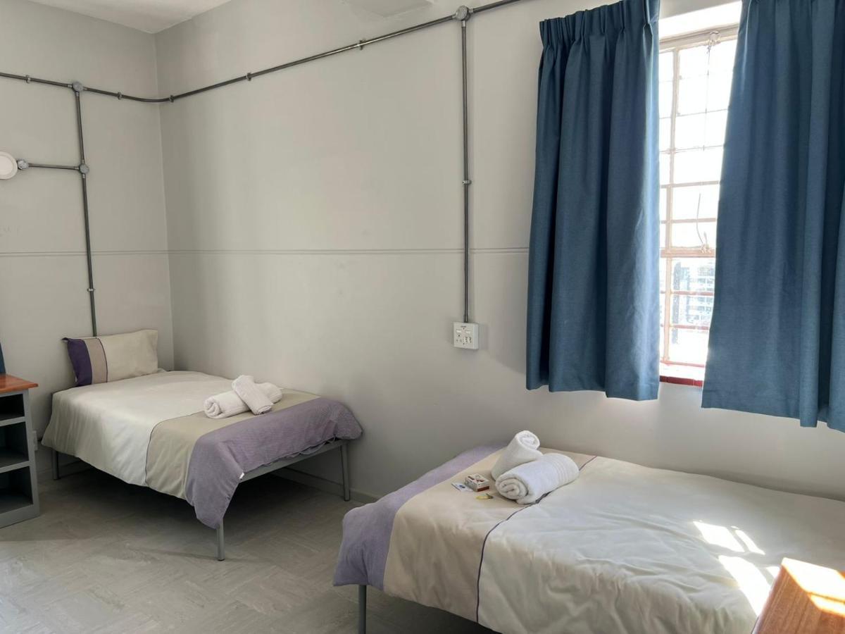 Table Mountain Hostel *