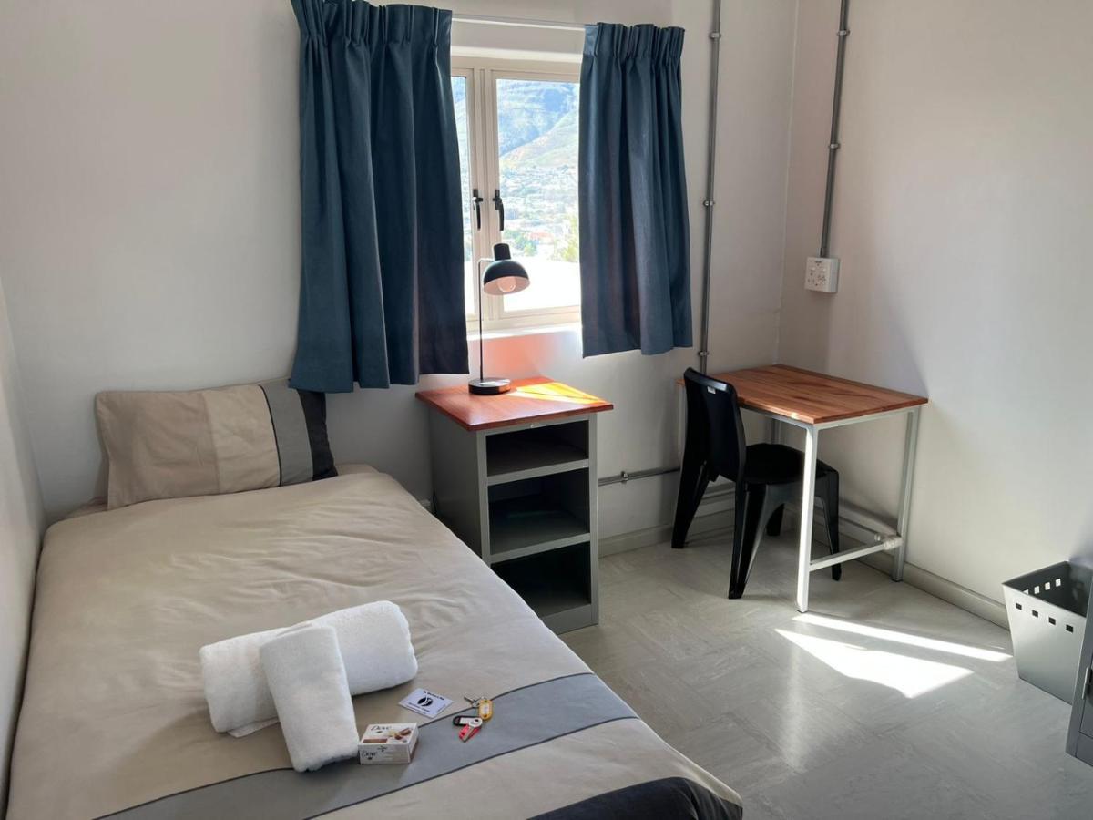 Table Mountain Hostel *